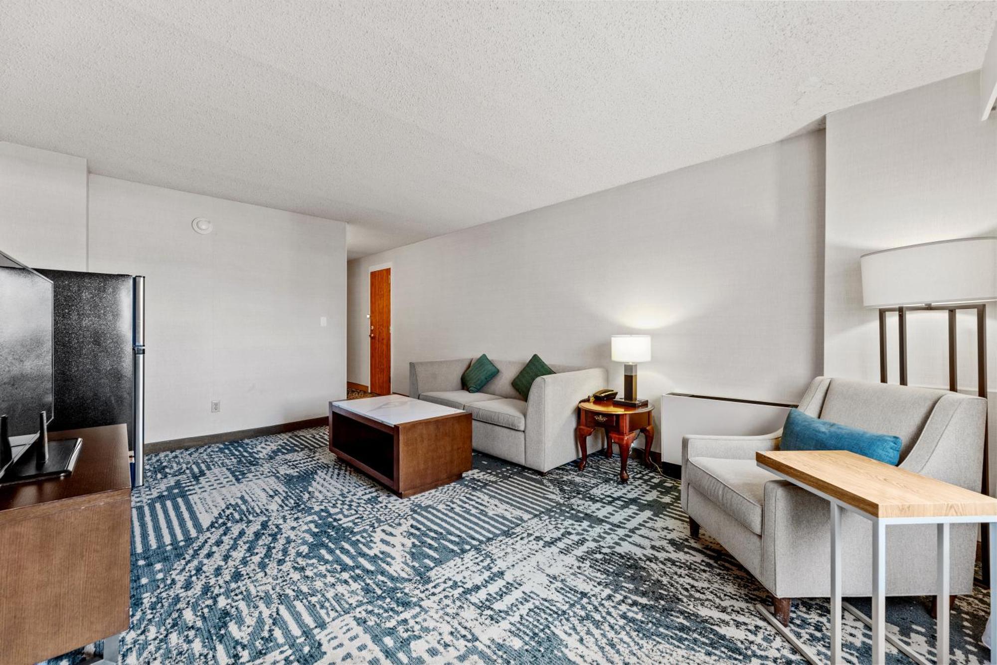 Delta Hotels By Marriott Mount Pleasant Racine Exterior photo