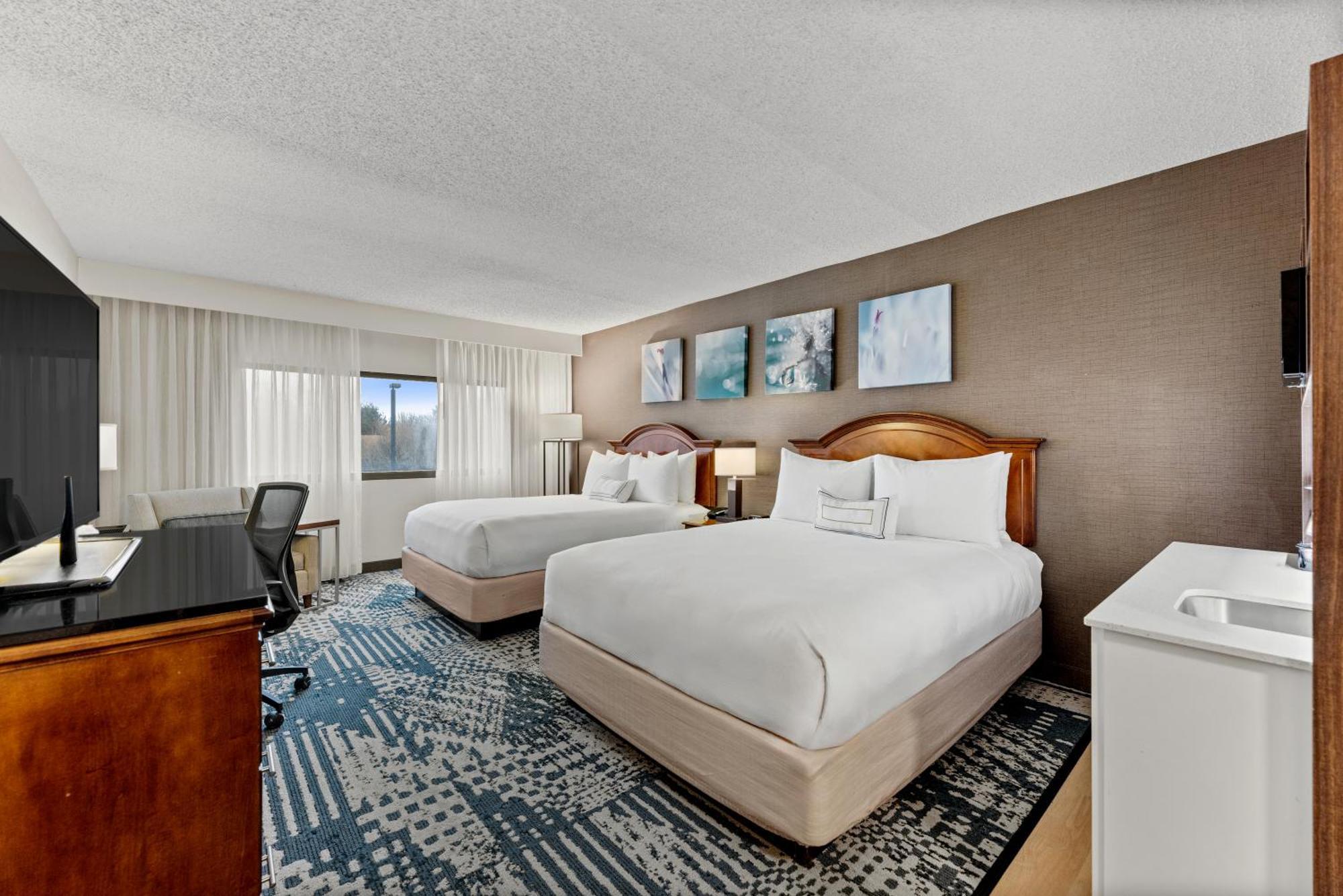 Delta Hotels By Marriott Mount Pleasant Racine Exterior photo