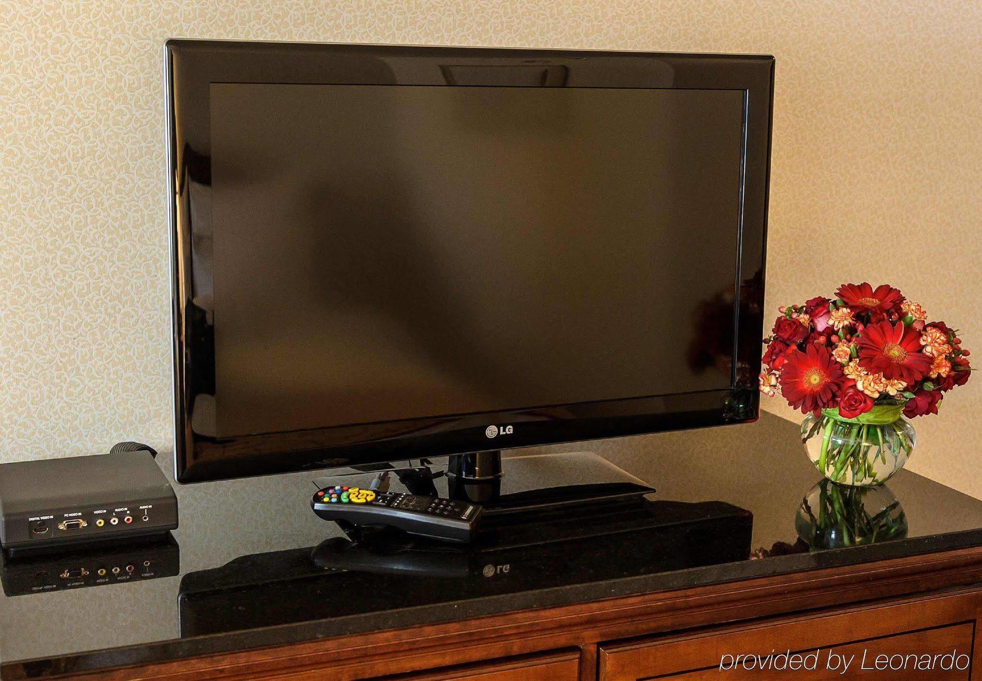 Delta Hotels By Marriott Mount Pleasant Racine Room photo